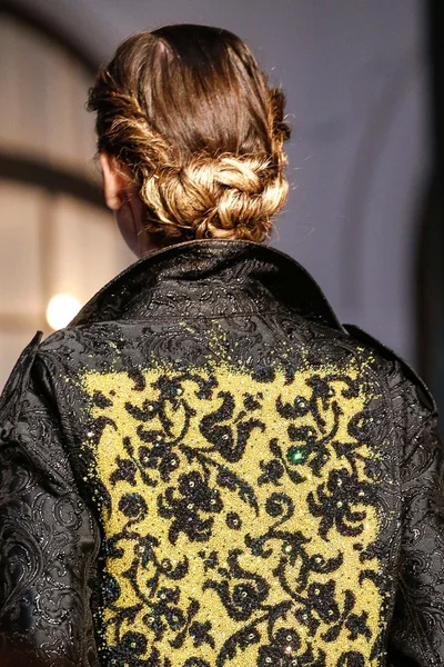 Look 7